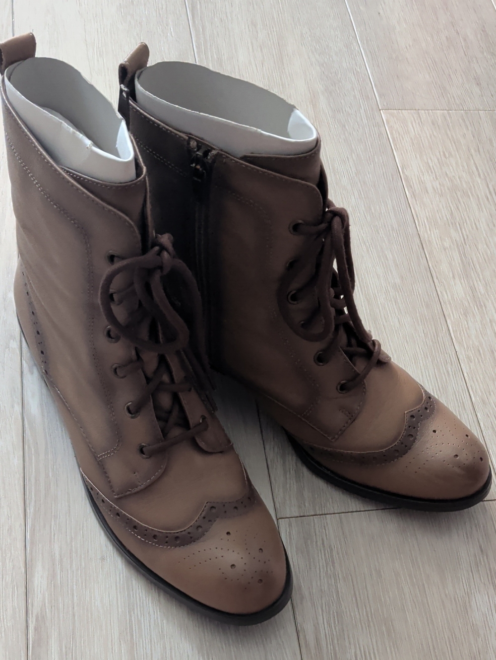 Naturalizer Taupe Lace-Up Wingtip Ankle Boots
